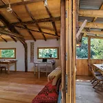 Natural Riverside Retreat In 펜션